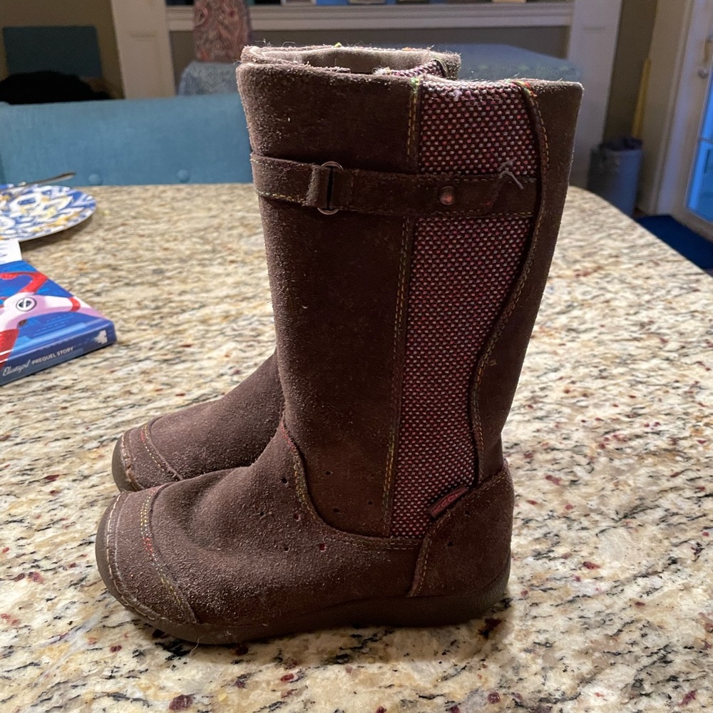 Keen Suede boots in EUC
